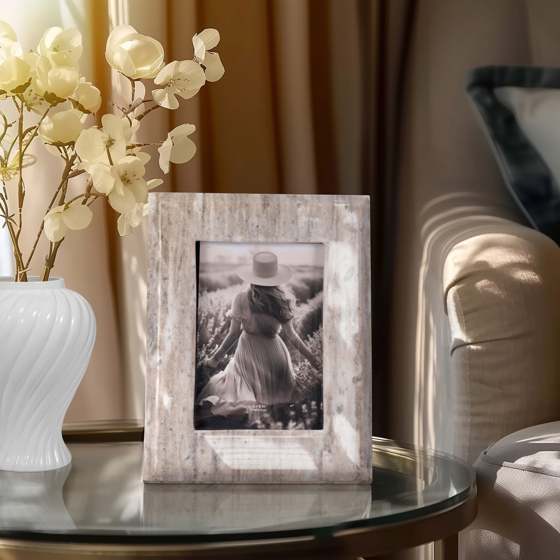 Curved Marble Photo Frame, Mocha*